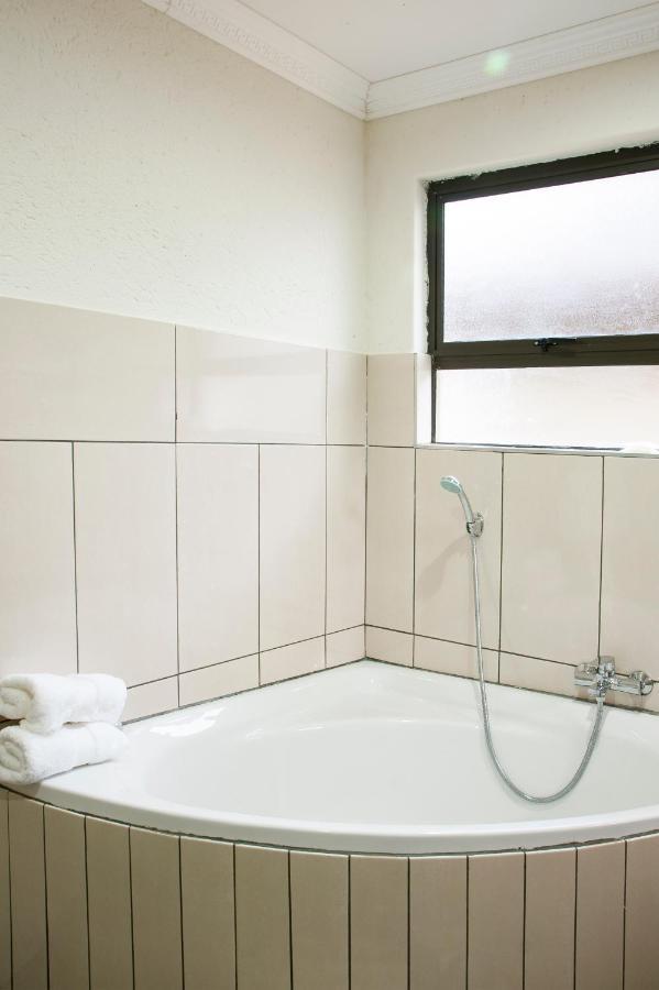 Mbabat Bongan Safari Lodge מראה חיצוני תמונה